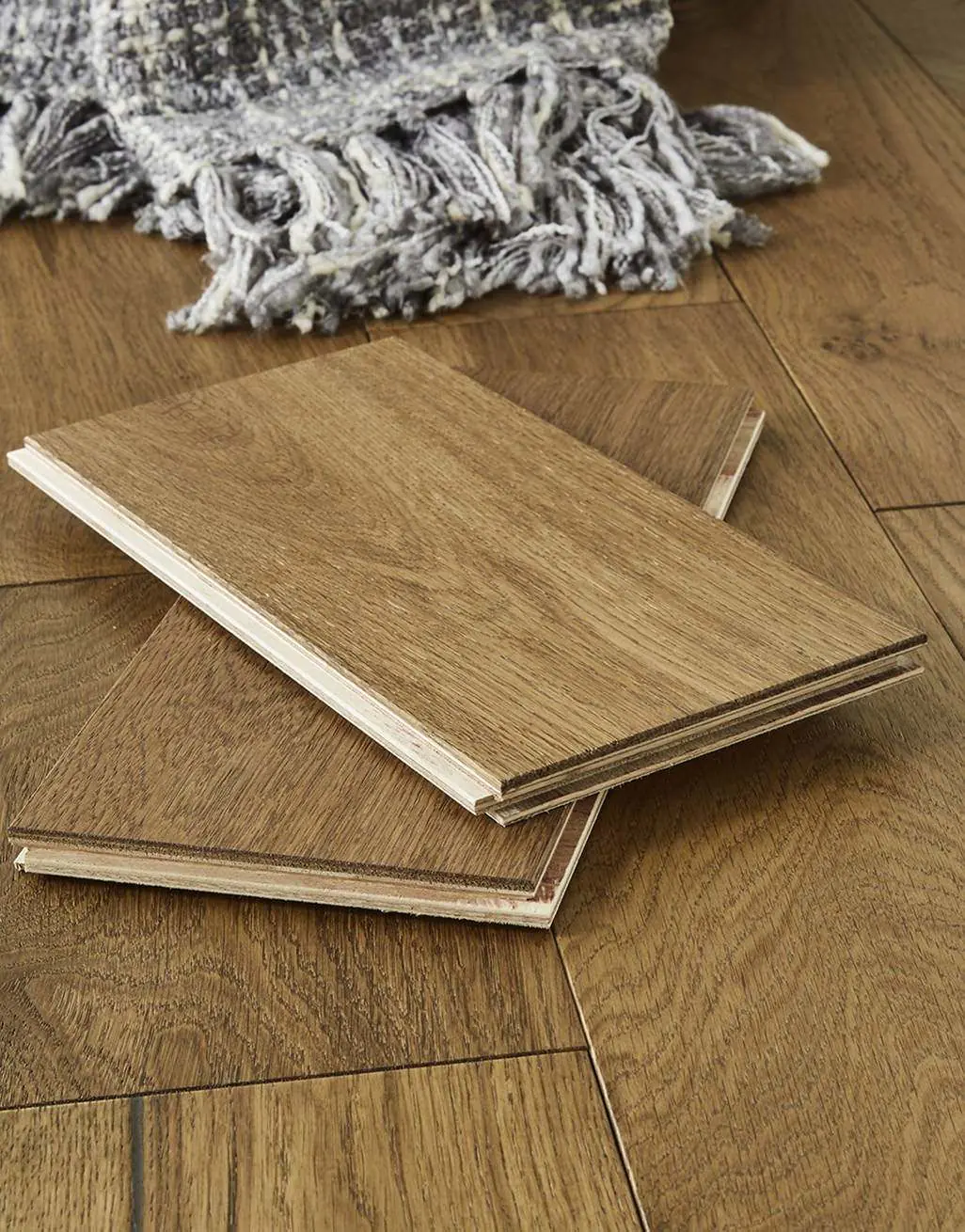 Golden Smoked Oak Wooden Flooring