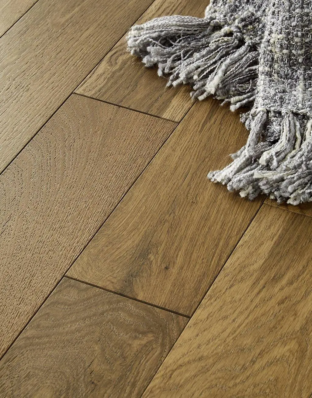 Golden Smoked Oak Wooden Flooring