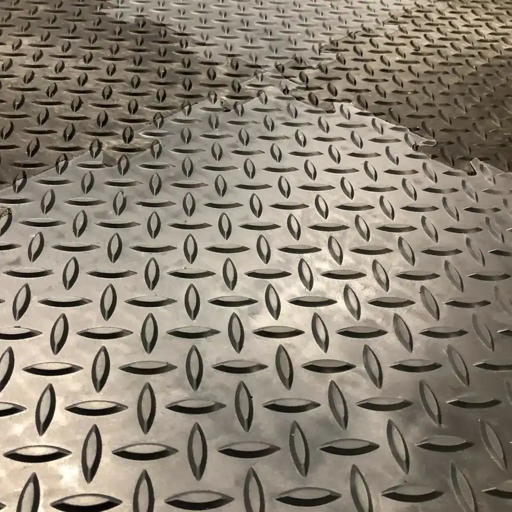 Checker Plate Interlocking Mats