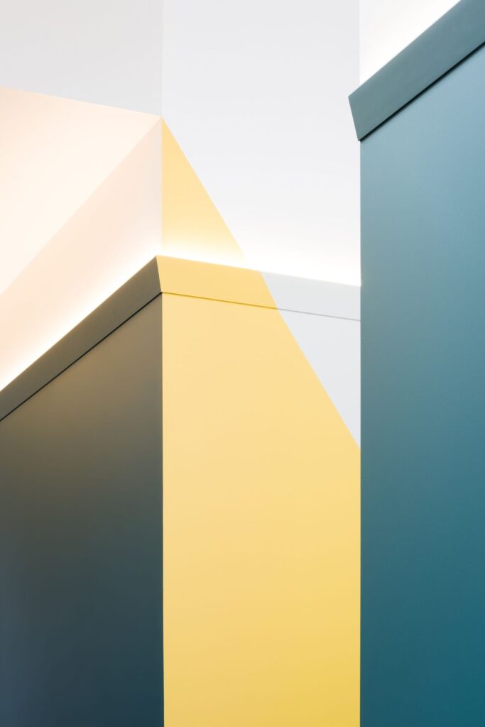 Diagonal Wall Skirting